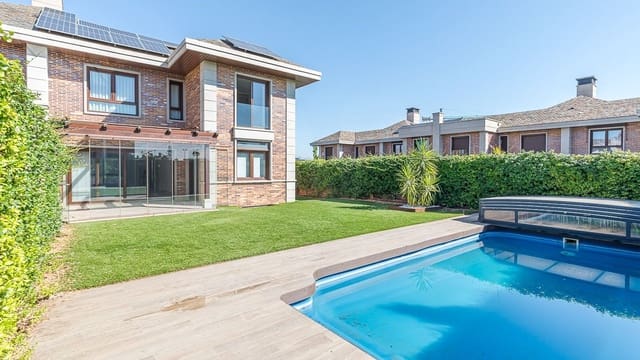 5 quarto Moradia para arrendar em Madrid cidade com piscina garagem - 6 000 € (Ref: 9990121)