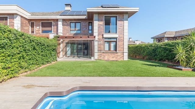 5 quarto Moradia para arrendar em Madrid cidade com piscina garagem - 6 000 € (Ref: 9990121)