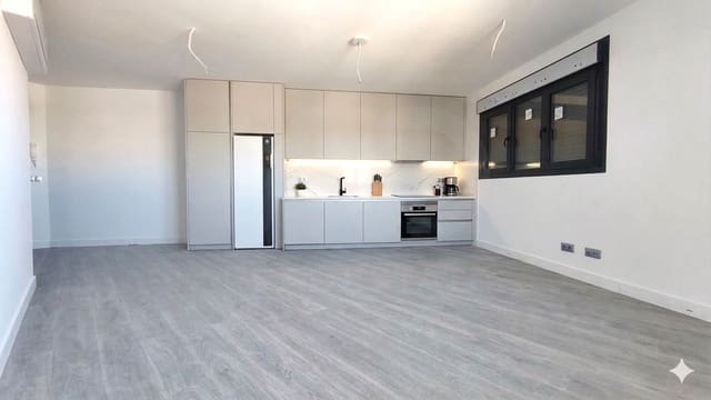 2 soverom Leilighet til leie i Toledo by med garasje - € 850 (Ref: 9990122)