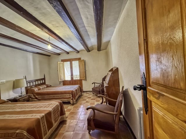 7 quarto Quinta/Casa Rural para venda em Teruel cidade com garagem - 249 000 € (Ref: 9990124)