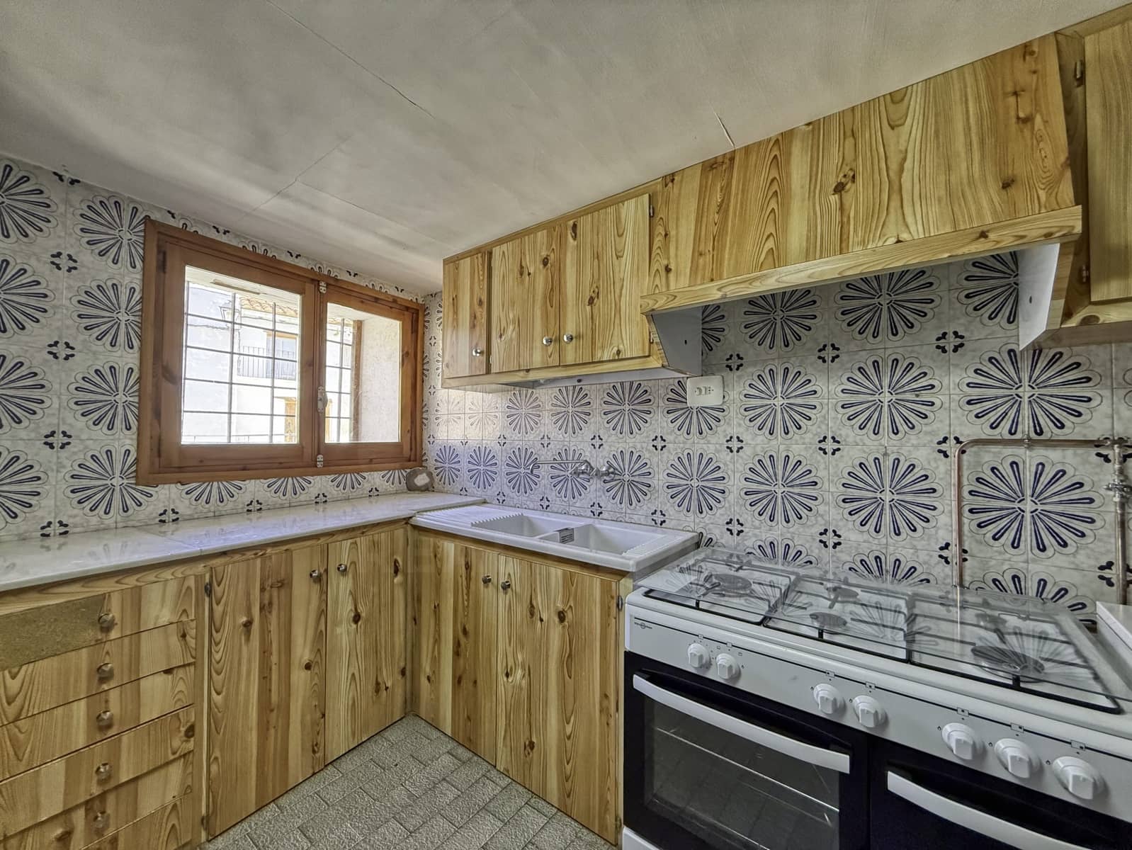 7 chambre Finca/Maison de Campagne à vendre à Teruel ville avec garage - 249 000 € (Ref: 9990124)