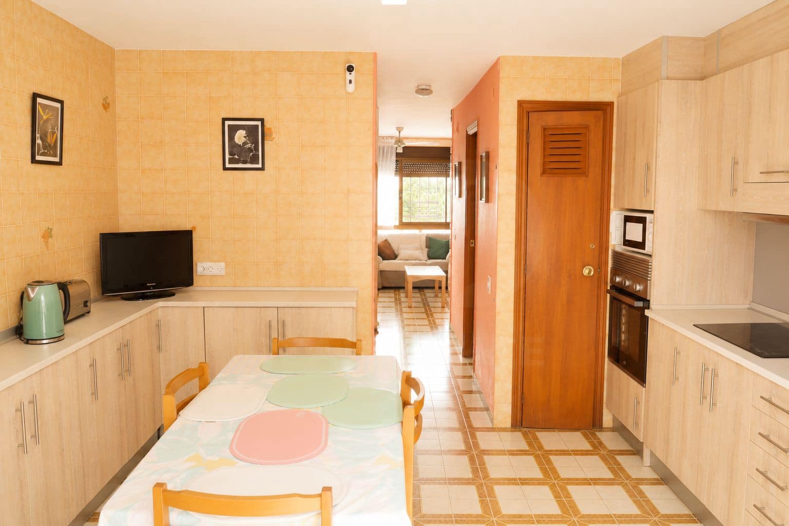 4 slaapkamer Rijtjeshuis te koop in Benicassim met zwembad garage - € 359.000 (Ref: 9990748)
