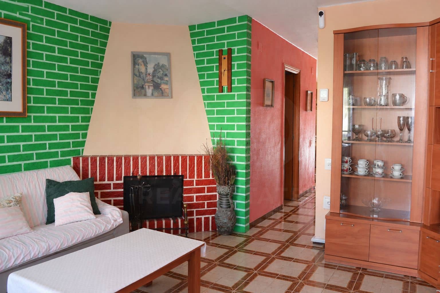 4 slaapkamer Rijtjeshuis te koop in Benicassim met zwembad garage - € 359.000 (Ref: 9990748)