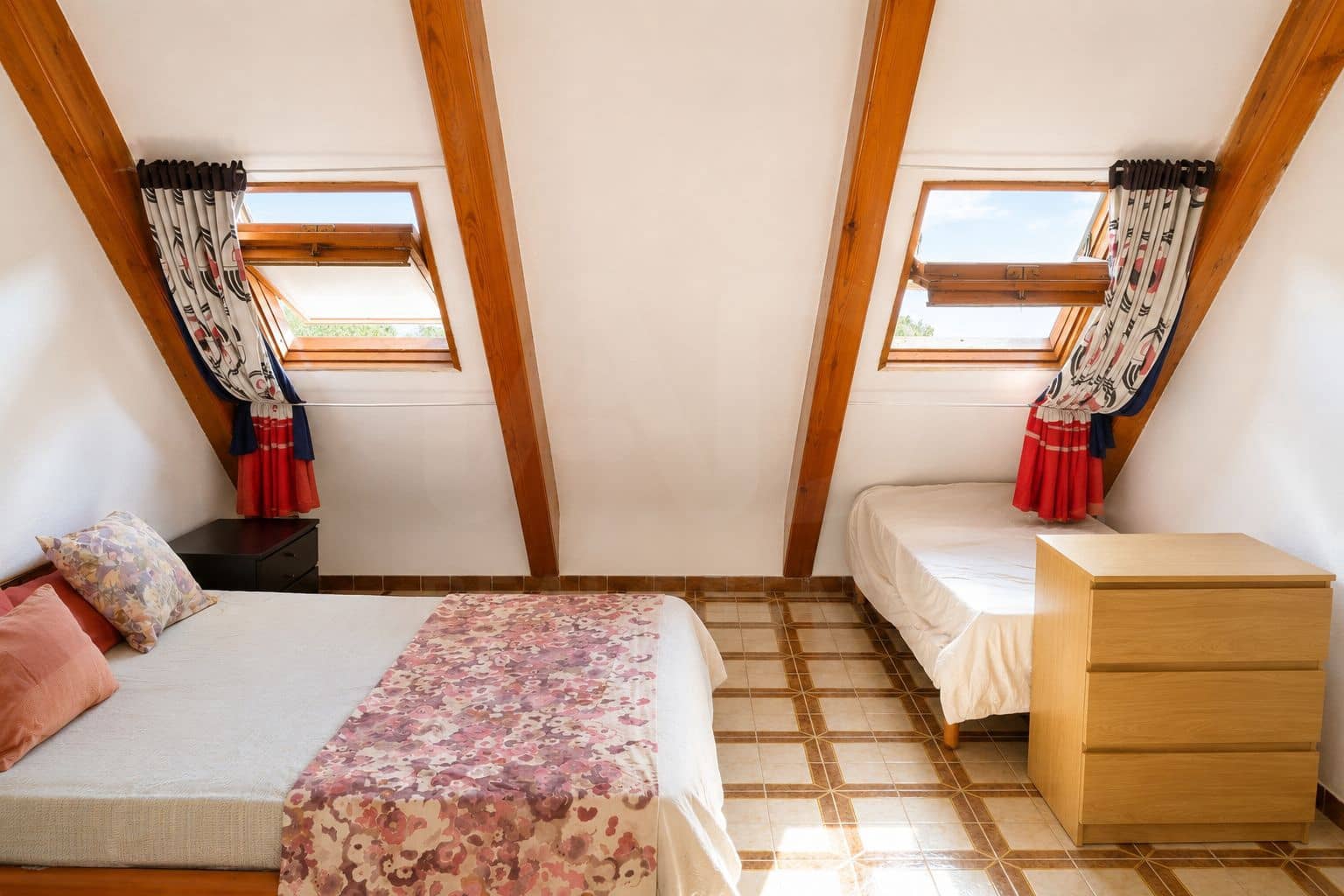 4 slaapkamer Rijtjeshuis te koop in Benicassim met zwembad garage - € 359.000 (Ref: 9990748)