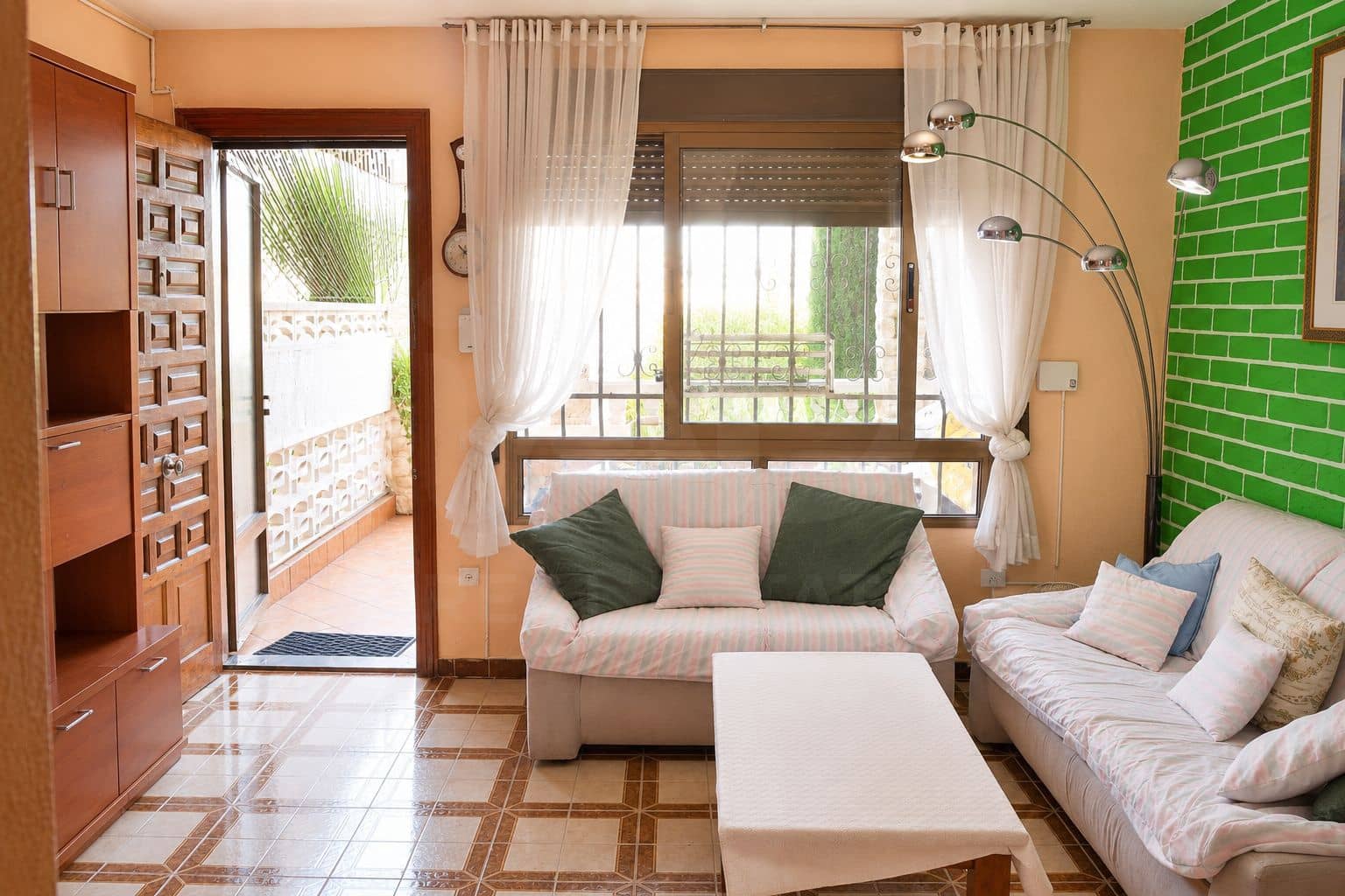 4 slaapkamer Rijtjeshuis te koop in Benicassim met zwembad garage - € 359.000 (Ref: 9990748)