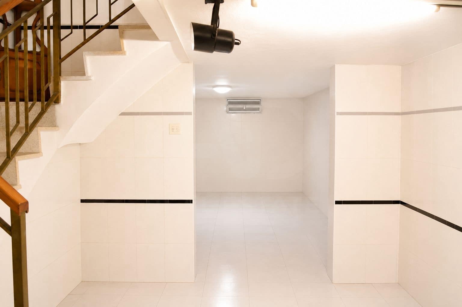 4 slaapkamer Rijtjeshuis te koop in Benicassim met zwembad garage - € 359.000 (Ref: 9990748)