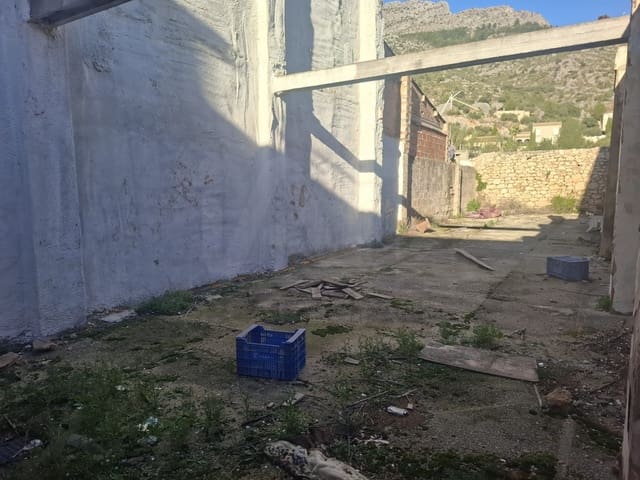 Ubebygd land til salgs i Tormos - € 65 000 (Ref: 9990941)