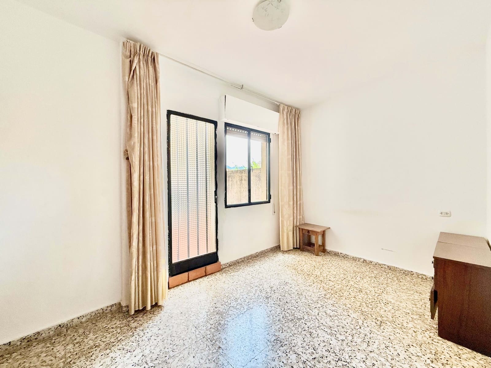 3 makuuhuone Huoneisto myytävänä paikassa Alicante kaupunki - 120 000 € (Ref: 9990942)