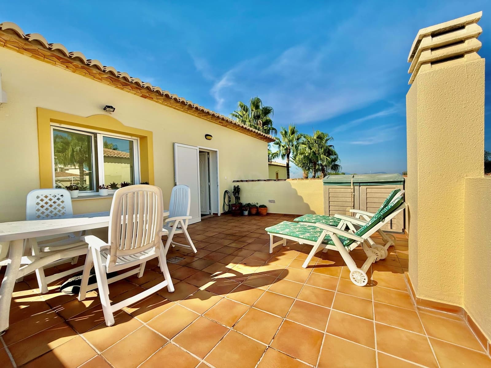 1 soveværelse Byhus til salg i Alicante by med swimmingpool - € 180.000 (Ref: 9990947)