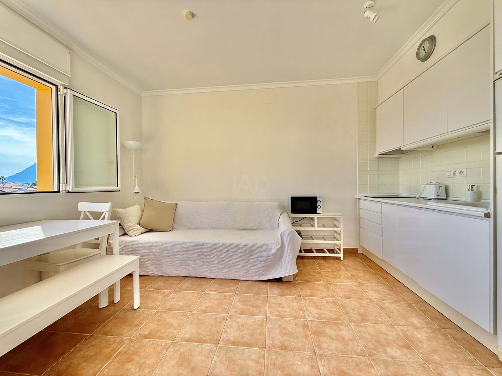 1 soveværelse Byhus til salg i Alicante by med swimmingpool - € 180.000 (Ref: 9990947)