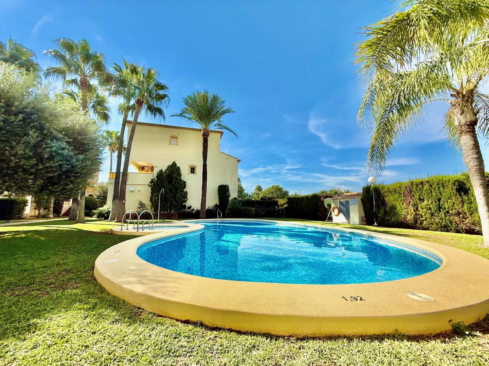 1 soveværelse Byhus til salg i Alicante by med swimmingpool - € 180.000 (Ref: 9990947)