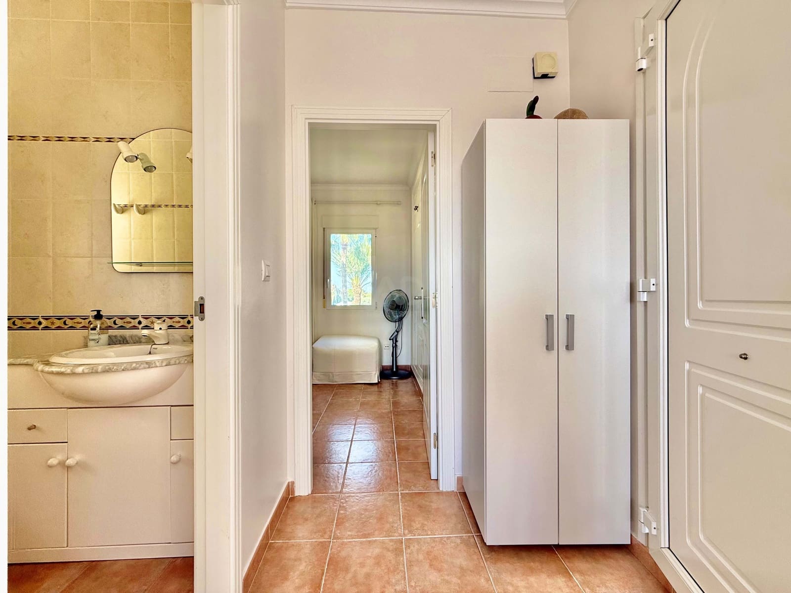 1 soveværelse Byhus til salg i Alicante by med swimmingpool - € 180.000 (Ref: 9990947)