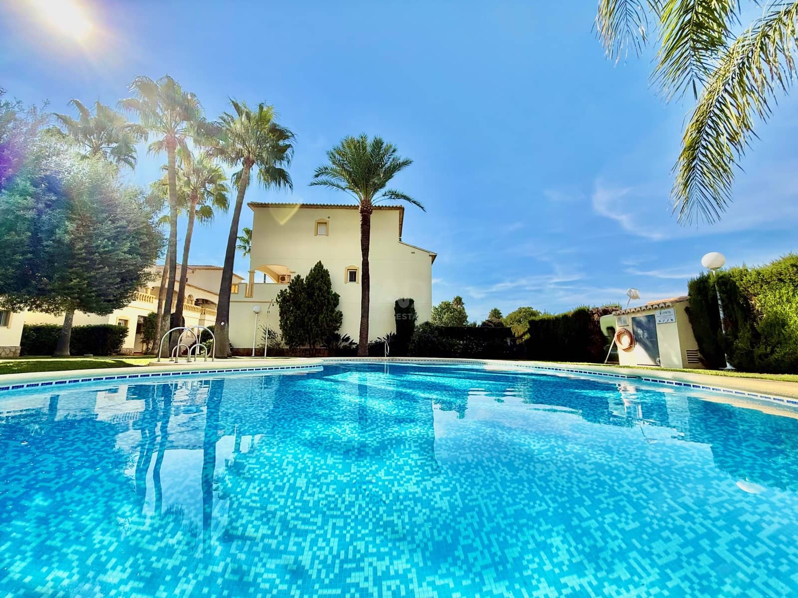 1 soveværelse Byhus til salg i Alicante by med swimmingpool - € 180.000 (Ref: 9990947)