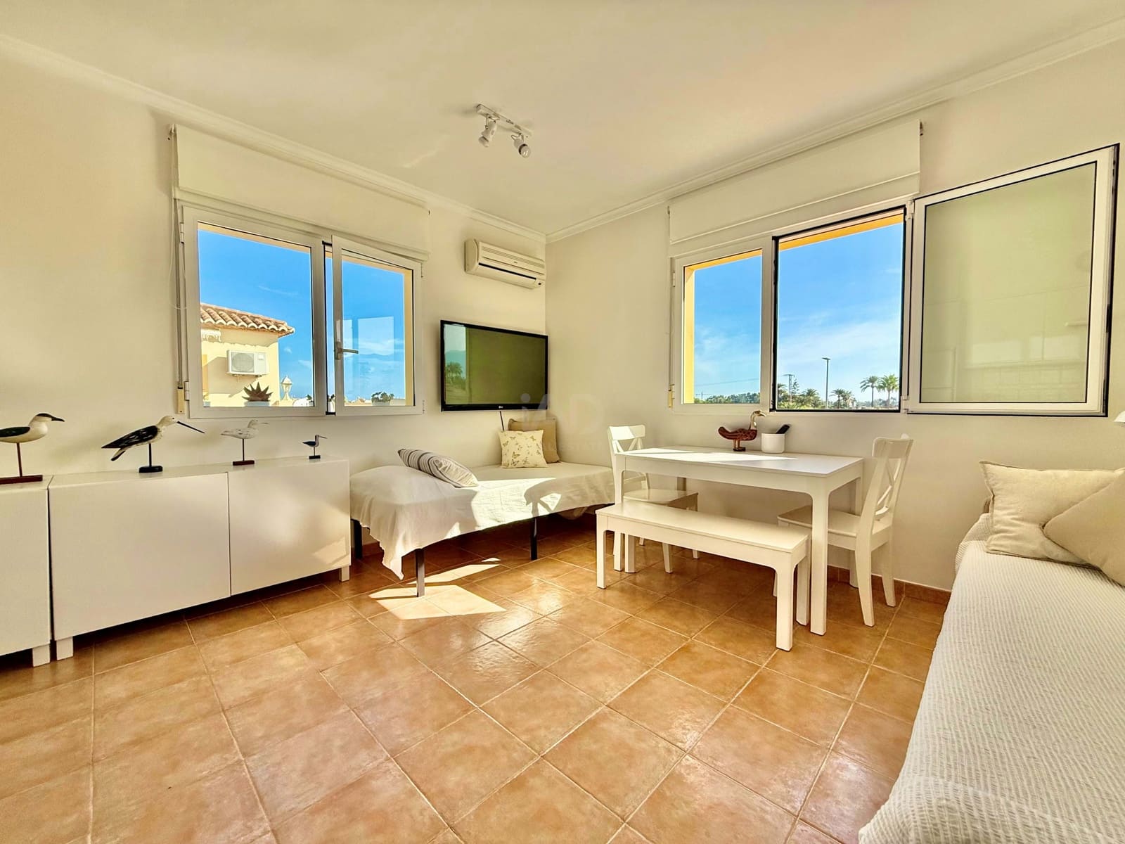 1 soveværelse Byhus til salg i Alicante by med swimmingpool - € 180.000 (Ref: 9990947)
