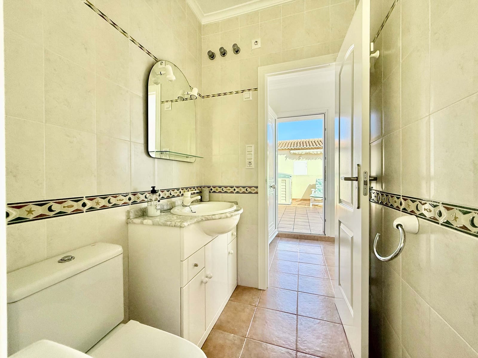 1 soveværelse Byhus til salg i Alicante by med swimmingpool - € 180.000 (Ref: 9990947)
