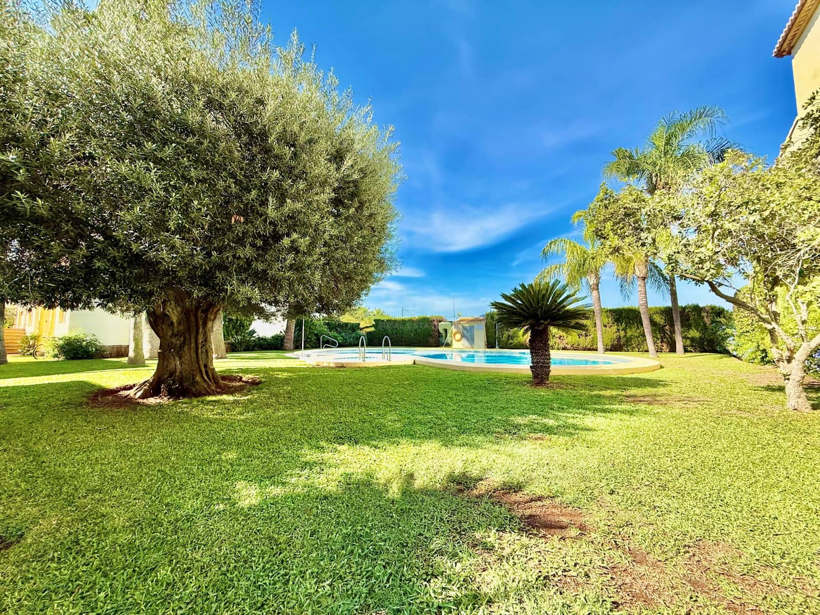 1 soveværelse Byhus til salg i Alicante by med swimmingpool - € 180.000 (Ref: 9990947)
