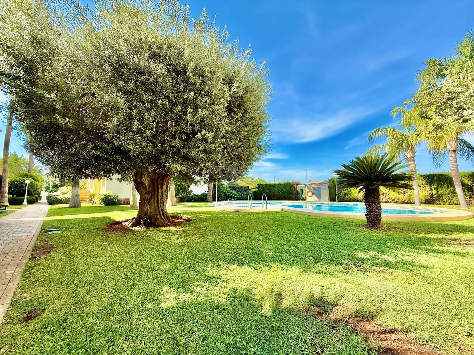 1 soveværelse Byhus til salg i Alicante by med swimmingpool - € 180.000 (Ref: 9990947)