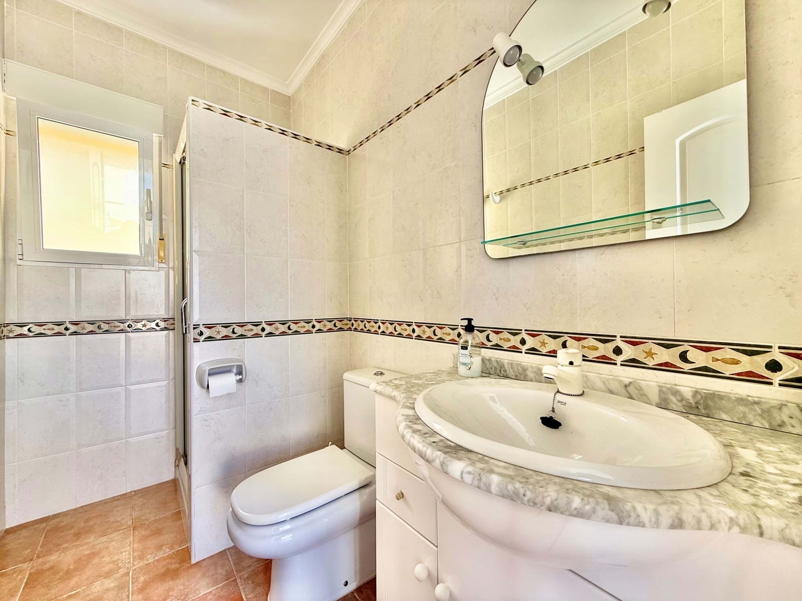 1 soveværelse Byhus til salg i Alicante by med swimmingpool - € 180.000 (Ref: 9990947)