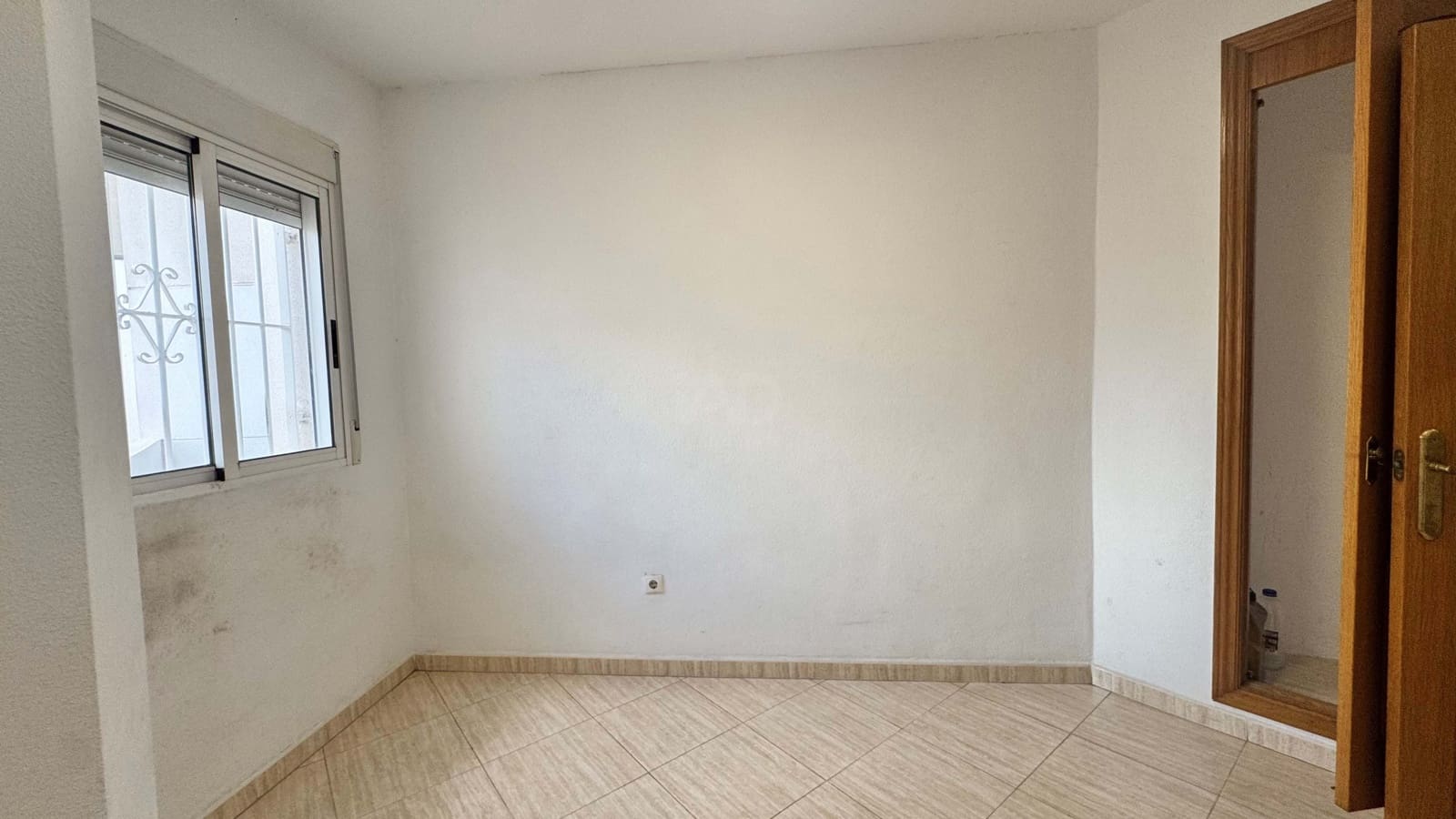 3 sovrum Lägenhet till salu i Alicante stad med pool - 218 000 € (Ref: 9990948)