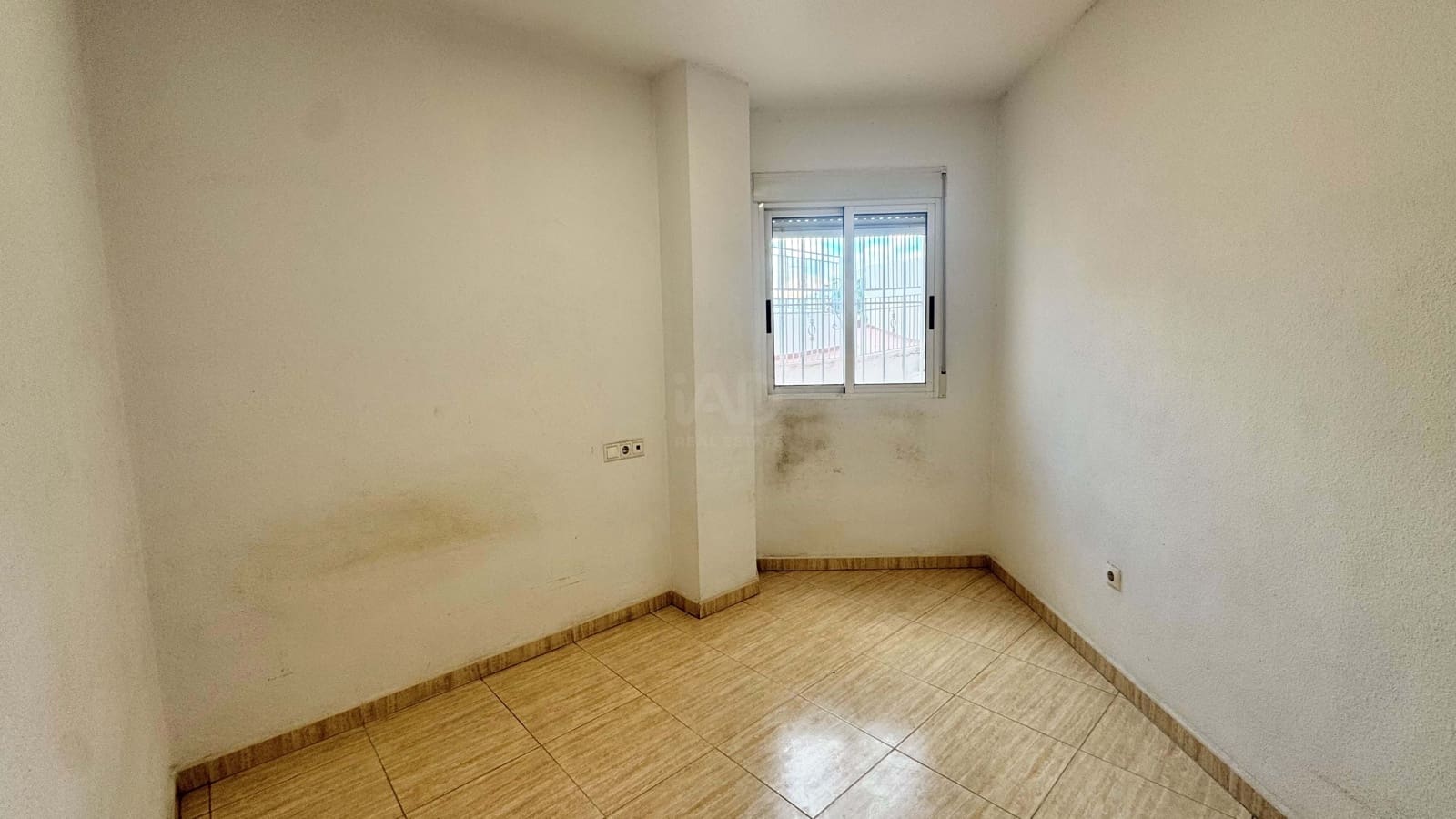 3 sovrum Lägenhet till salu i Alicante stad med pool - 218 000 € (Ref: 9990948)