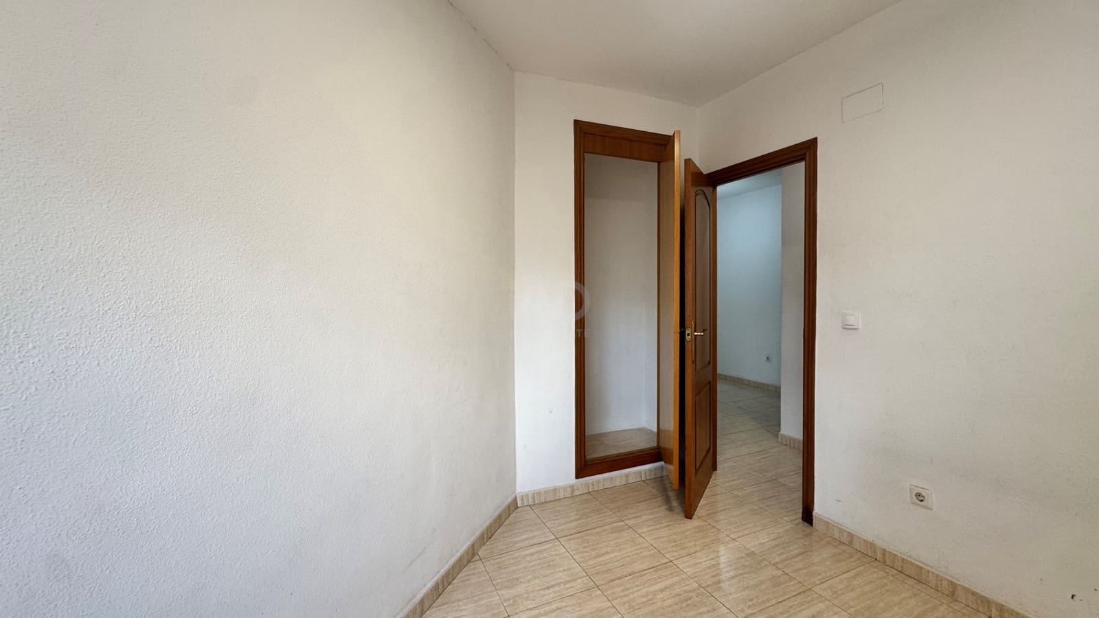 3 sovrum Lägenhet till salu i Alicante stad med pool - 218 000 € (Ref: 9990948)