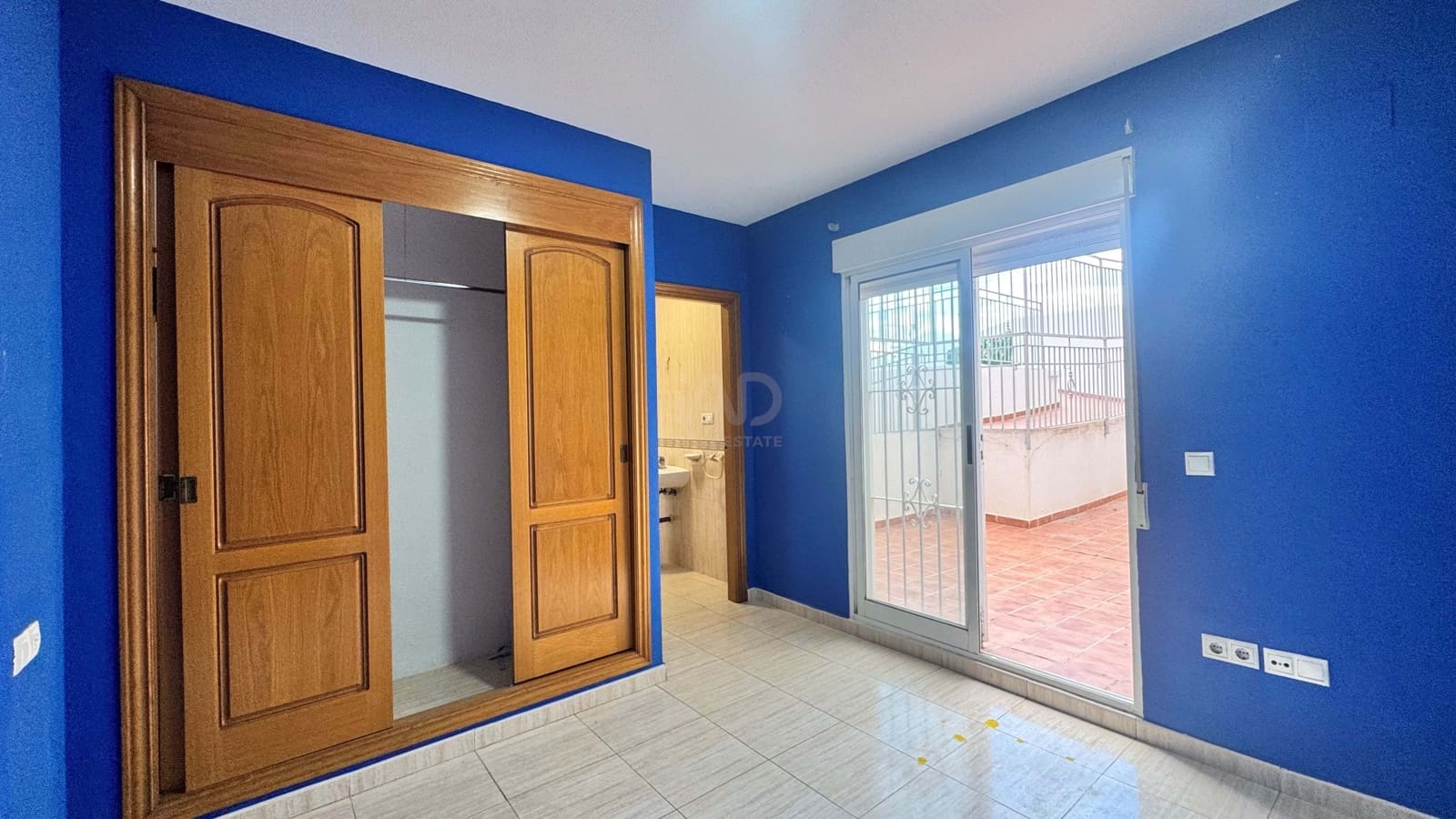 3 sovrum Lägenhet till salu i Alicante stad med pool - 218 000 € (Ref: 9990948)