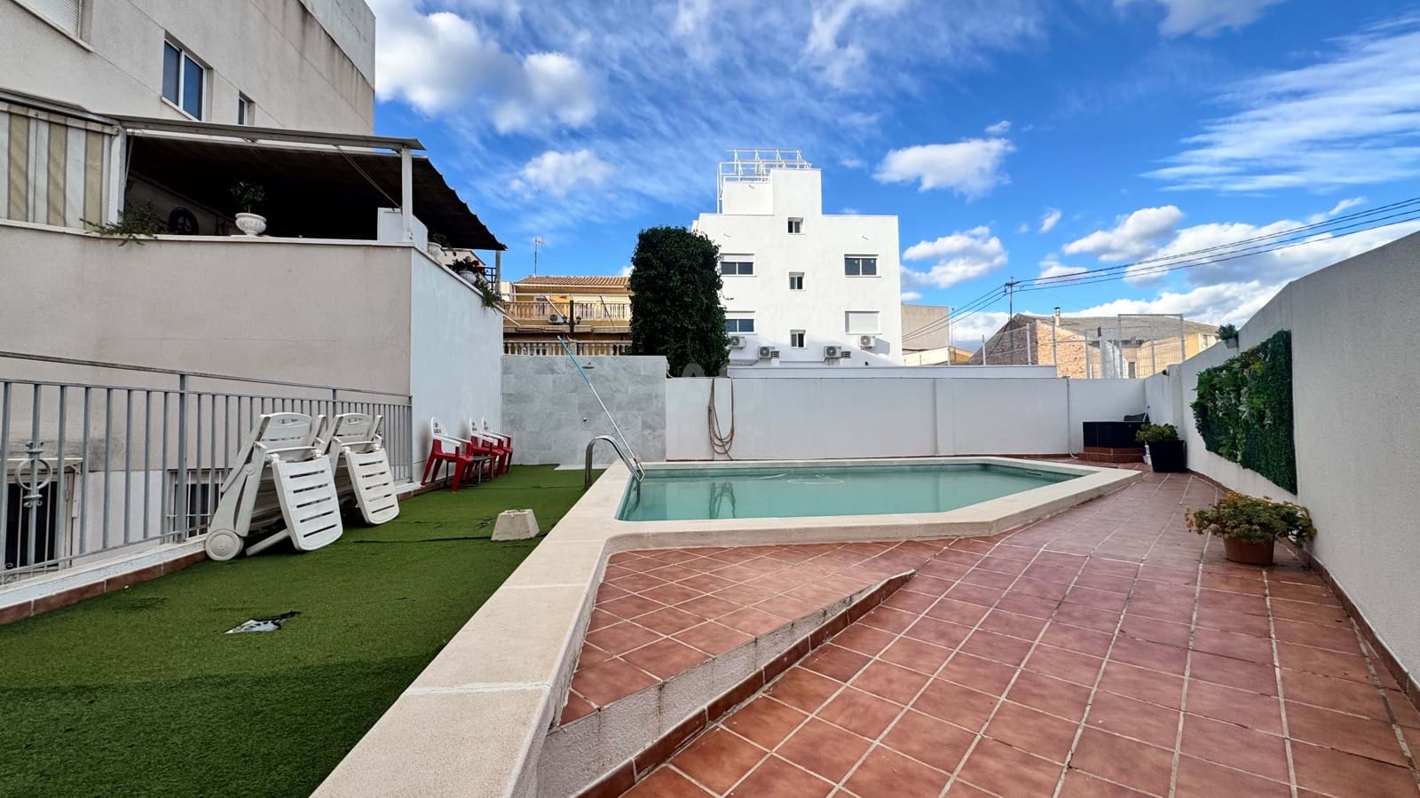 3 sovrum Lägenhet till salu i Alicante stad med pool - 218 000 € (Ref: 9990948)