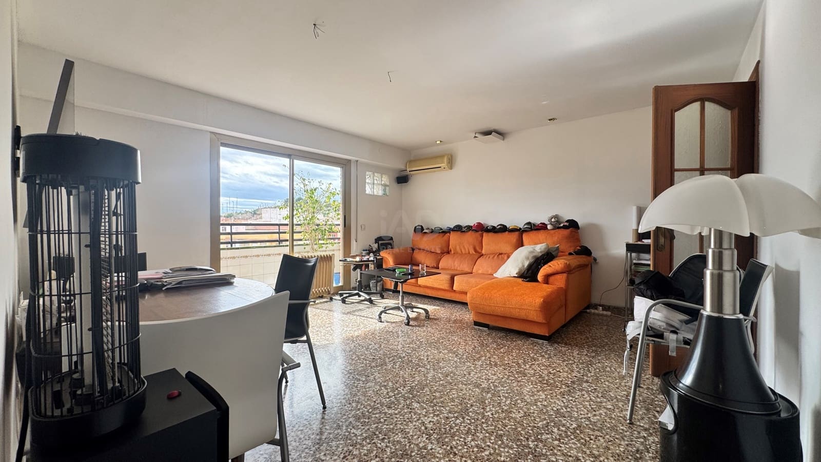 4 bedroom Penthouse for sale in Alicante / Alacant city with garage - € 223,000 (Ref: 9990949)