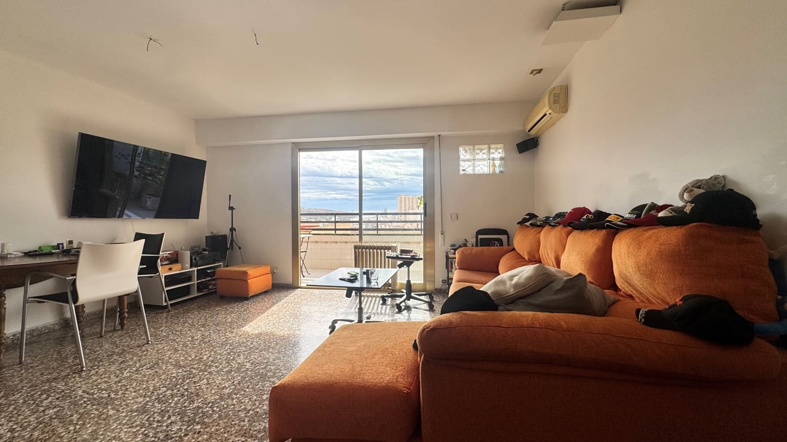 4 bedroom Penthouse for sale in Alicante / Alacant city with garage - € 223,000 (Ref: 9990949)