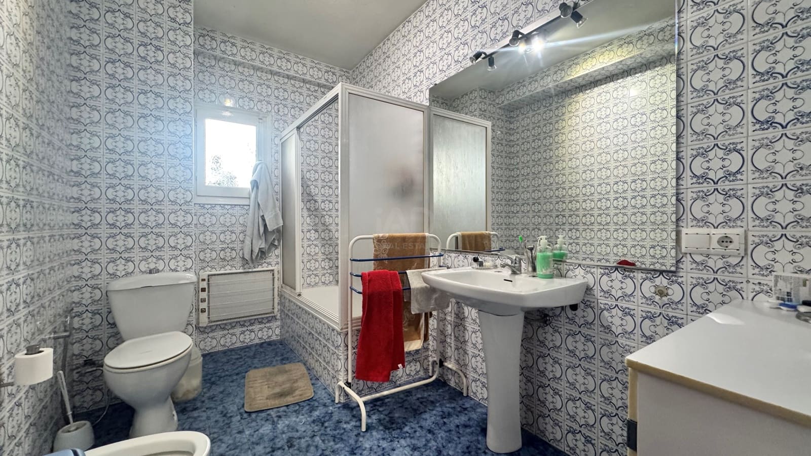 4 bedroom Penthouse for sale in Alicante / Alacant city with garage - € 223,000 (Ref: 9990949)