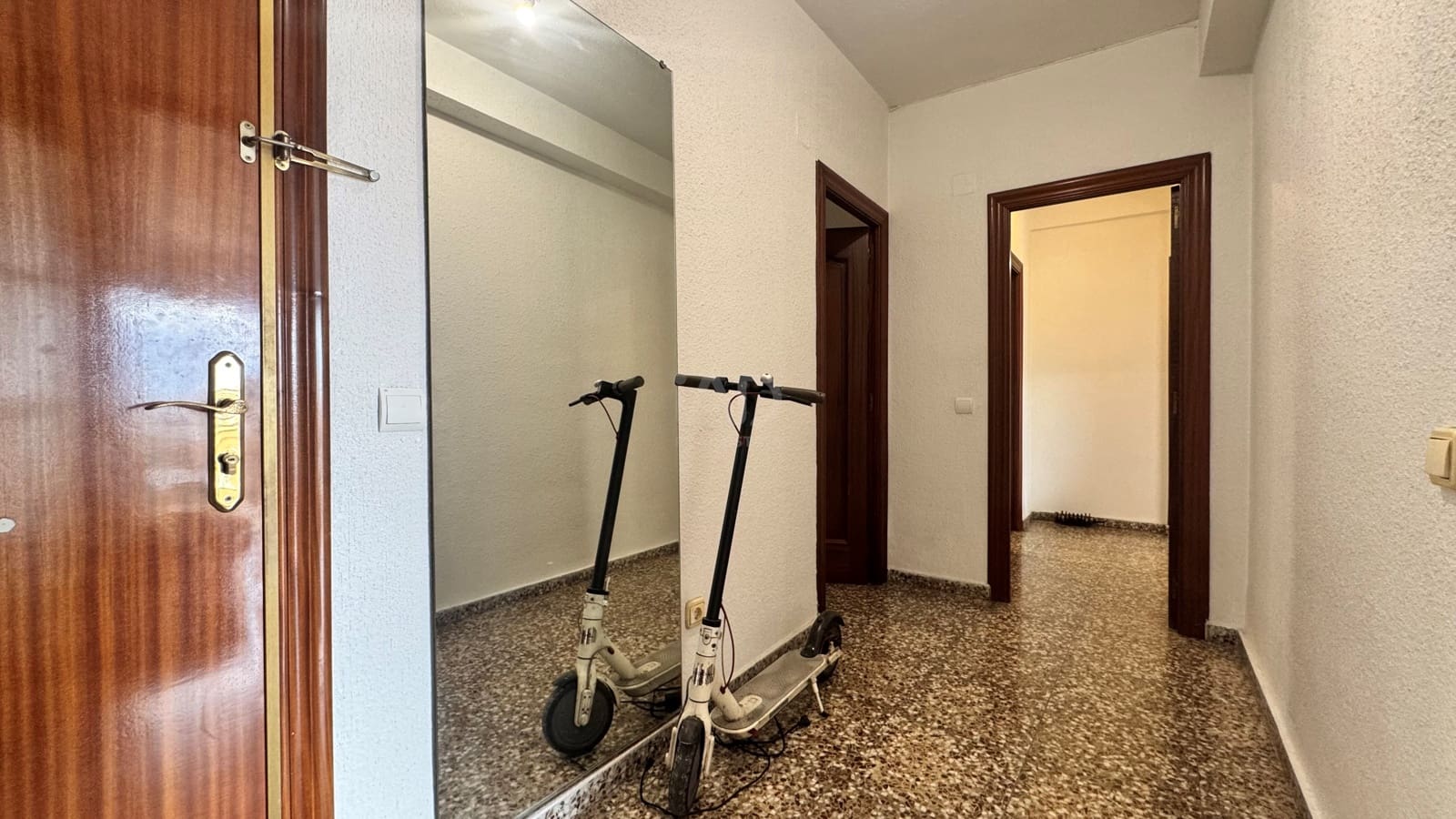 4 bedroom Penthouse for sale in Alicante / Alacant city with garage - € 223,000 (Ref: 9990949)