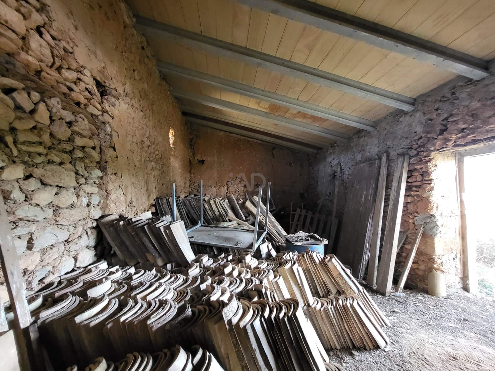 Rakentamaton maa myytävänä paikassa Santa Maria del Cami - 330 000 € (Ref: 9990950)