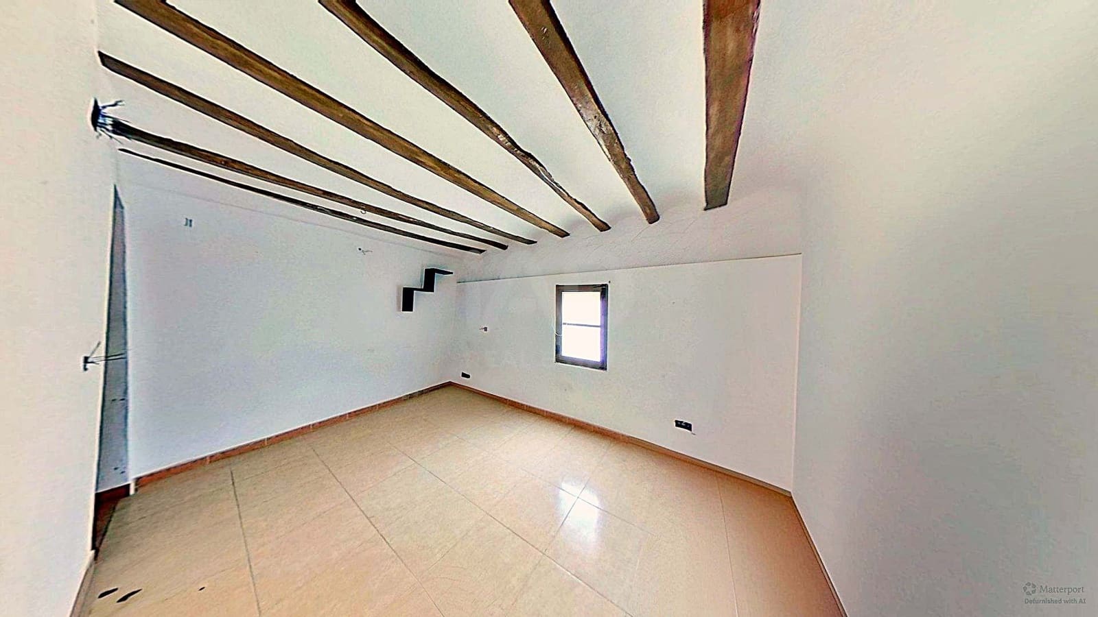5 slaapkamer Huis te koop in Jijona / Xixona - € 76.000 (Ref: 9990954)