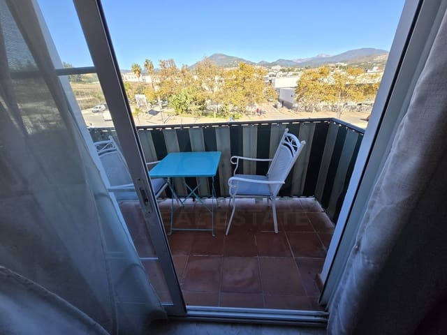 3 soveværelse Lejlighed til salg i San Pedro de Alcántara Pueblo, Marbella med garage - € 389.000 (Ref: 9990963)