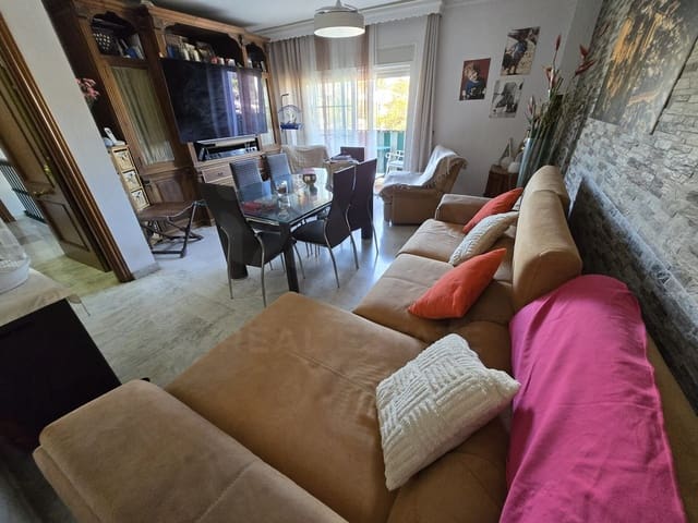 3 soveværelse Lejlighed til salg i San Pedro de Alcántara Pueblo, Marbella med garage - € 389.000 (Ref: 9990963)