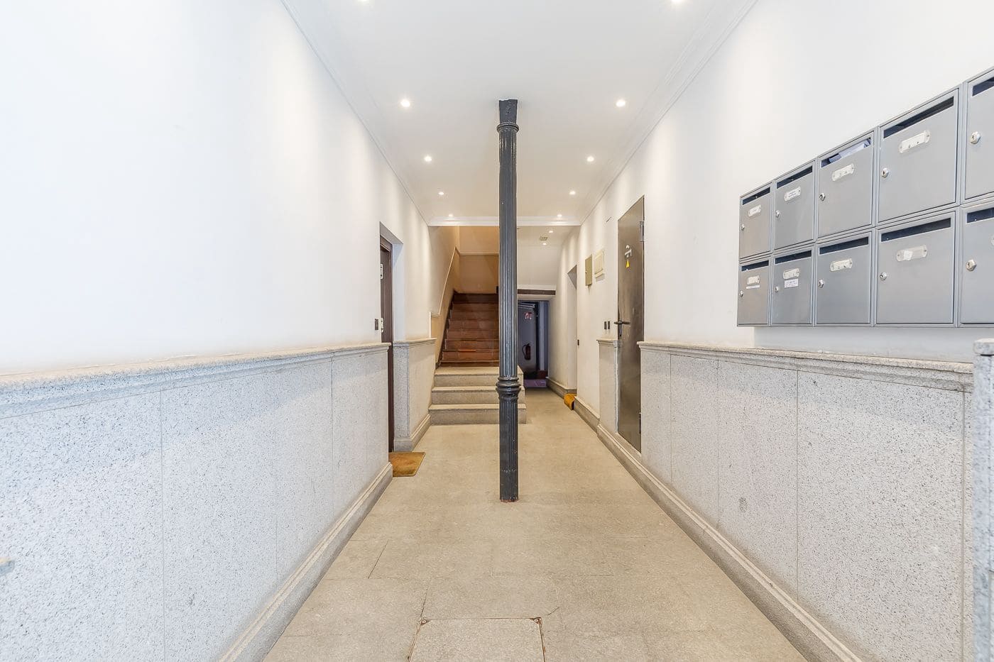 2 slaapkamer Appartement te koop in Madrid stad - € 490.000 (Ref: 9990972)