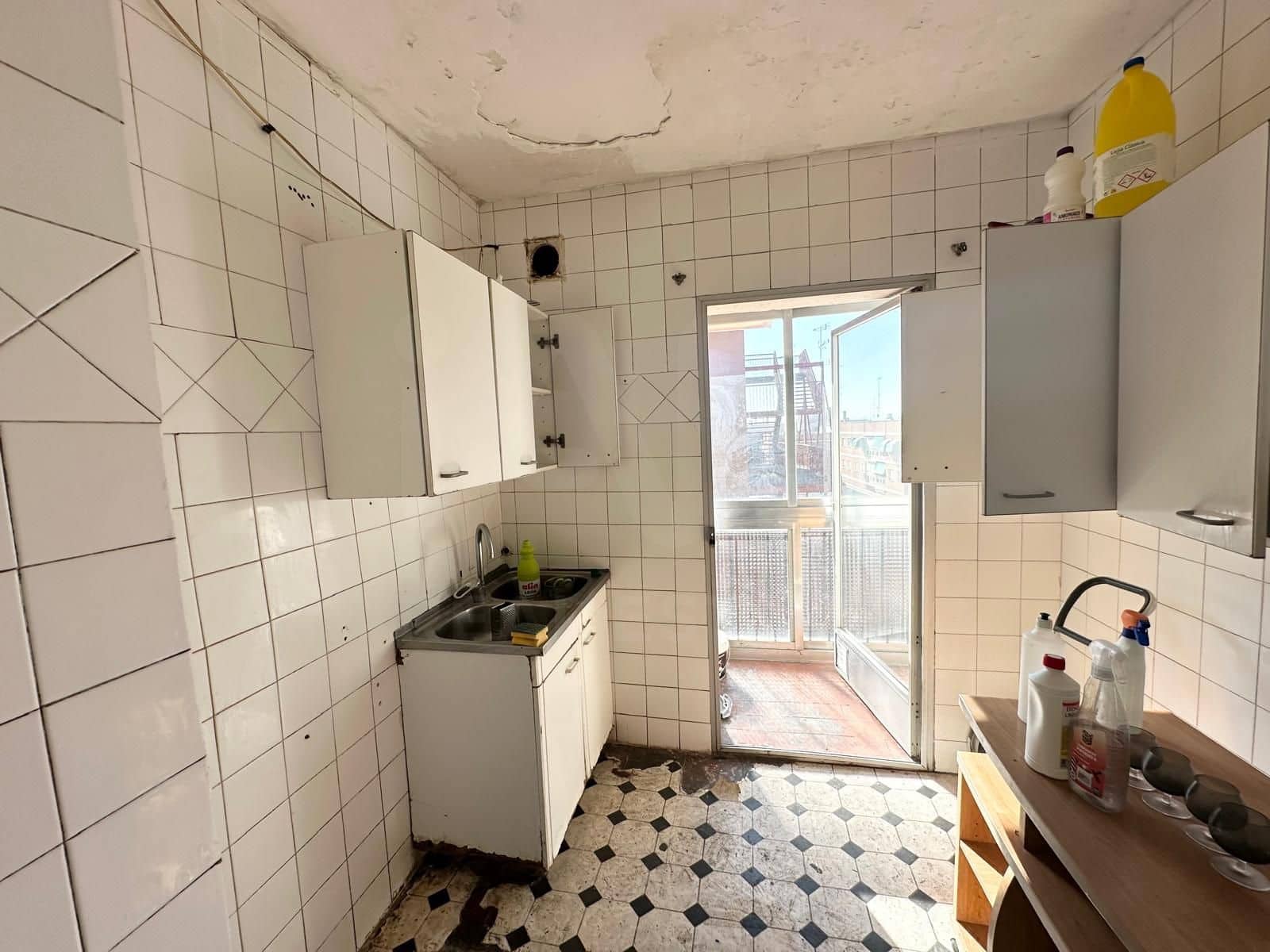 3 sovrum Lägenhet till salu i Madrid stad - 250 000 € (Ref: 9990974)