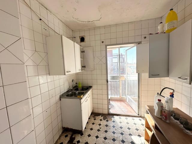 3 bedroom Apartment for sale in Alcorcón - € 250,000 (Ref: 9990974)