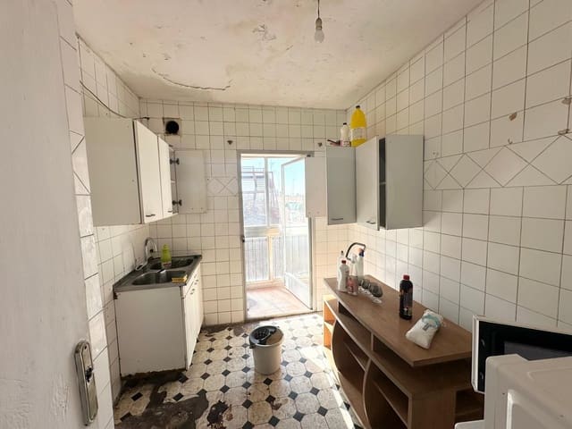 3 bedroom Apartment for sale in Alcorcón - € 250,000 (Ref: 9990974)