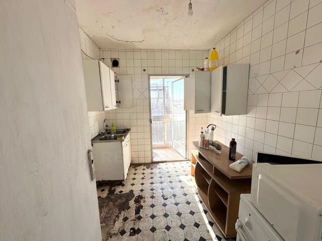 3 bedroom Apartment for sale in Alcorcón - € 250,000 (Ref: 9990974)