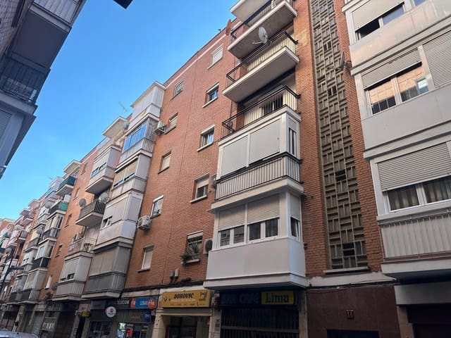 3 bedroom Apartment for sale in Alcorcón - € 250,000 (Ref: 9990974)