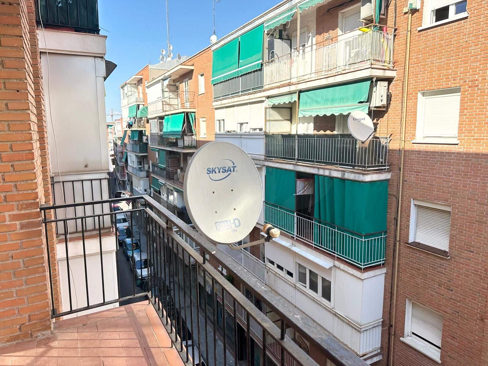 3 sovrum Lägenhet till salu i Madrid stad - 250 000 € (Ref: 9990974)