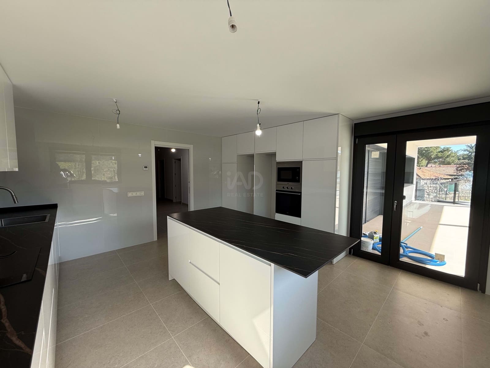 4 slaapkamer Huis te koop in Madrid stad met zwembad garage - € 1.350.000 (Ref: 9990976)