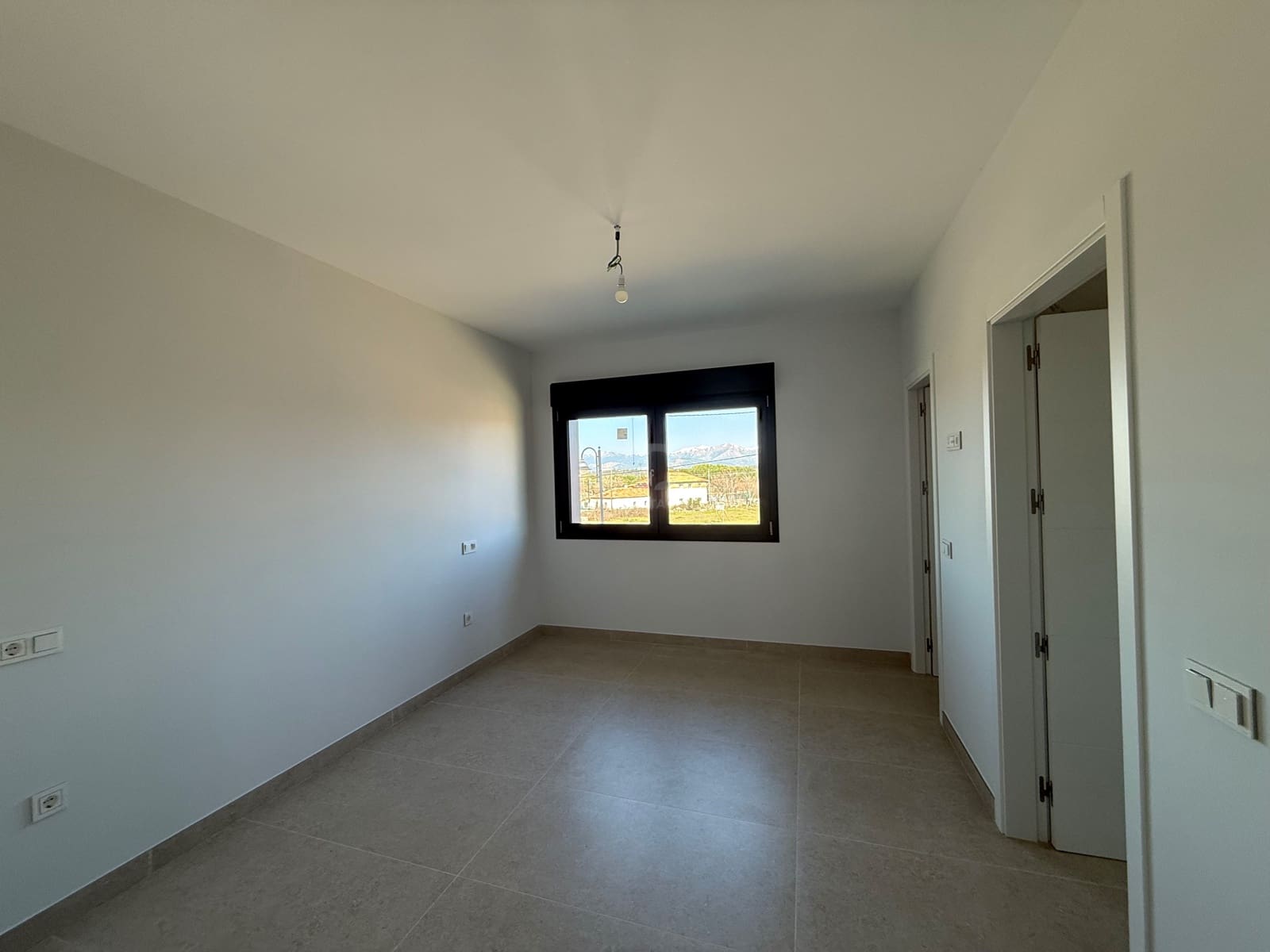 4 slaapkamer Huis te koop in Madrid stad met zwembad garage - € 1.350.000 (Ref: 9990976)