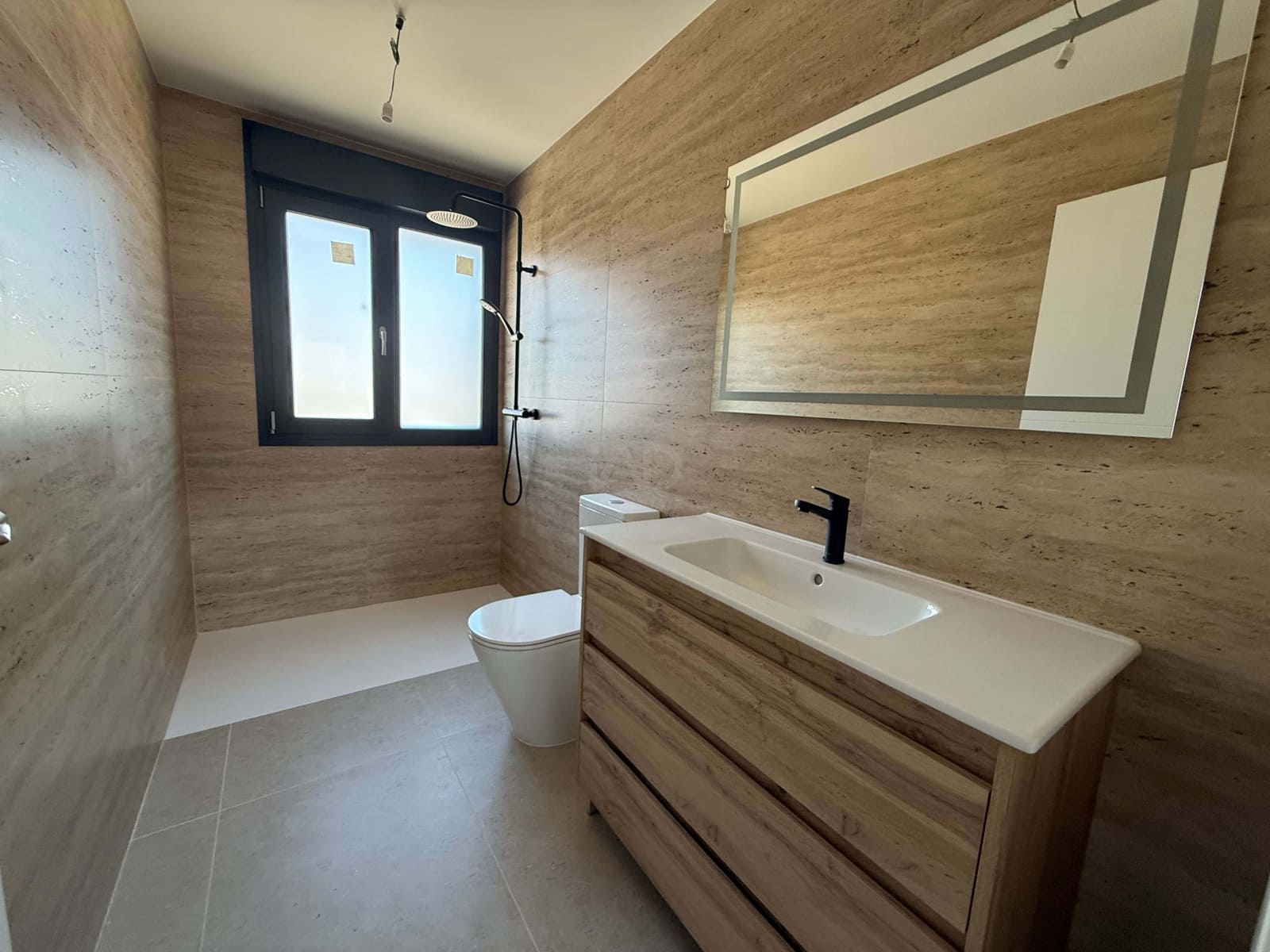 4 slaapkamer Huis te koop in Madrid stad met zwembad garage - € 1.350.000 (Ref: 9990976)