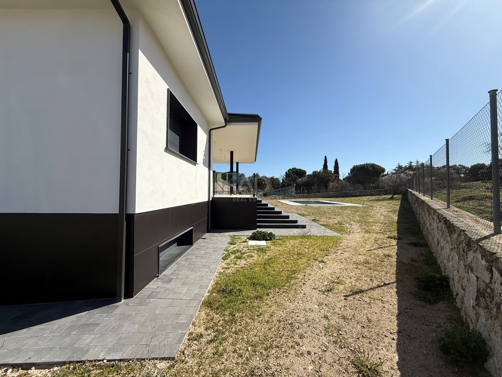 4 slaapkamer Huis te koop in Madrid stad met zwembad garage - € 1.350.000 (Ref: 9990976)