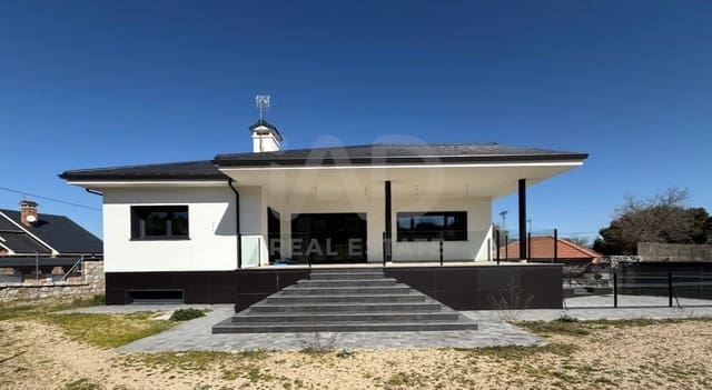 4 slaapkamer Huis te koop in Madrid stad met zwembad garage - € 1.350.000 (Ref: 9990976)