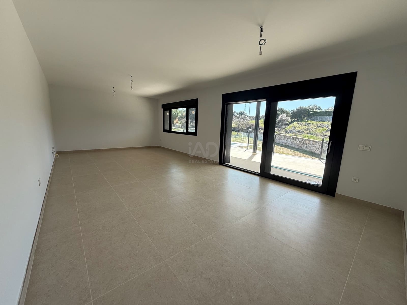 4 slaapkamer Huis te koop in Madrid stad met zwembad garage - € 1.350.000 (Ref: 9990976)
