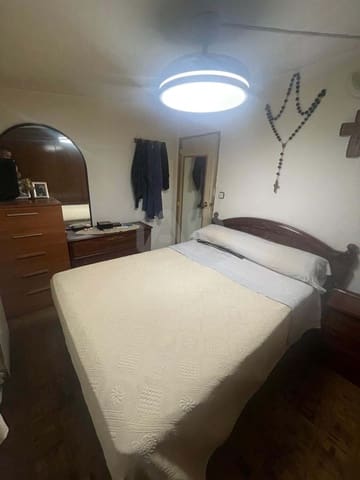 Rekkehus til salgs i Entrevías, Madrid by - € 229 990 (Ref: 9990977)