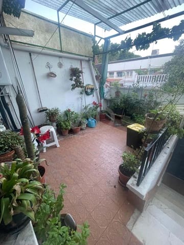 Rekkehus til salgs i Entrevías, Madrid by - € 229 990 (Ref: 9990977)